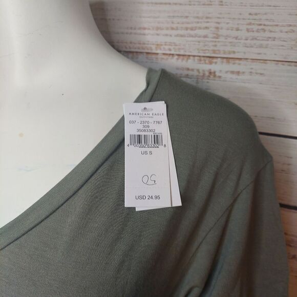 NWT Woman's American Eagle Soft & Sexy Gray Top - Picture 4 of 11